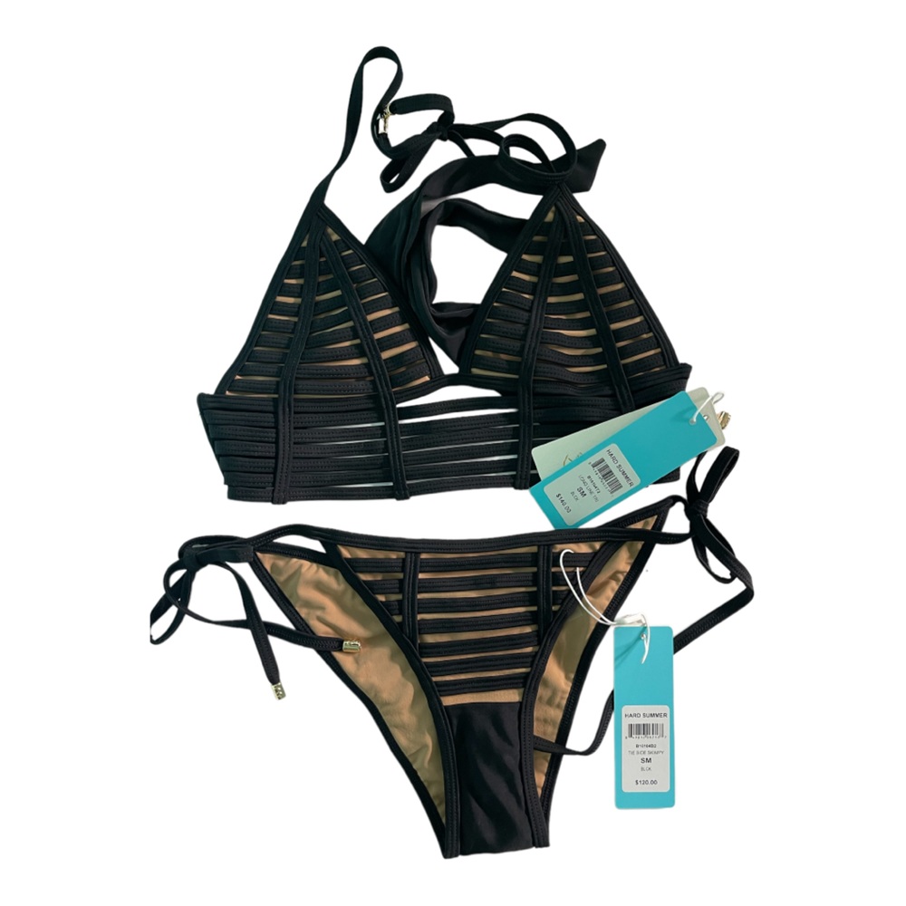 BEACH BUNNY SWIMWEAR